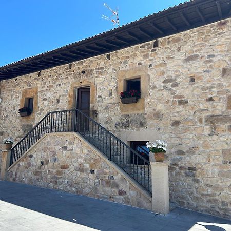 Apartamentos San Roque Arenas De Cabrales Εξωτερικό φωτογραφία